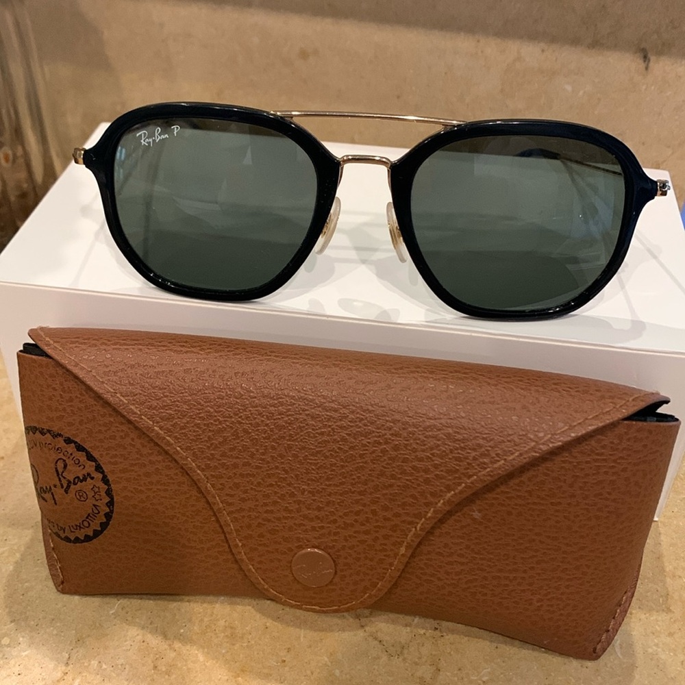 RAY BANS, shiny black frame